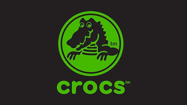 Crocs'un ismi de logosu da timsahtan (crocodile) geliyor. Timsahın seçilme sebebi ise Crocsların da tıpkı timsahlar gibi hem karaya hem de suya uygun olması!