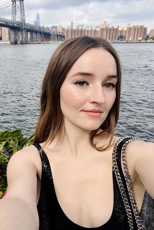 Independent'ta yer alan habere göre video oyunundan uyarlanan dizide Kaitlyn Dever'ın canlandırdığı Abby karakterine yönelik hayran nefreti baş gösterdi. Dizinin çekimleri sırasında Kaitlyn Dever, set güvenliği tarafından ekstra koruma altına alındı.