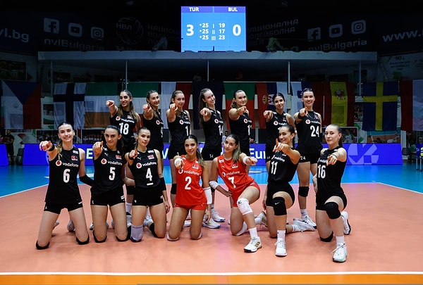 Bulgaristan'da Hristo Botev Salonu'nda oynan final maçında İtalya'yı 3-2 yenen U20 Kadın Milli Voleybol Takımımız 9 maçını da kazanarak namağlup şampiyon oldu. Set skorları, 22-25, 25-16, 25-19, 17-25, 15-11 şeklinde oldu.