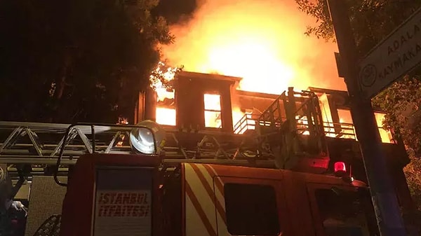 Büyükada'da saat 20.45 sıralarında 2 katlı binada yangın çıktı. İhbar üzerine olay yerine itfaiye ekipleri sevk edildi.