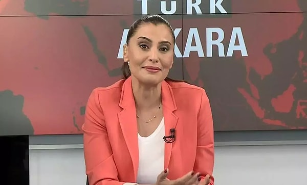 Hürriyet Gazetesi Ankara Temsilcisi ve CNN Türk'te 'Gece Görüşü' programı moderatörü Hande Fırat'ın Instagram paylaşımı kafaları karıştırdı.