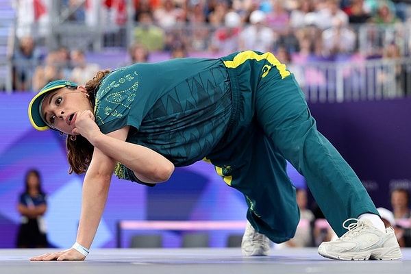 During her performance, Raygun showcased unique moves such as the "Kangaroo Paw" and "Snake."