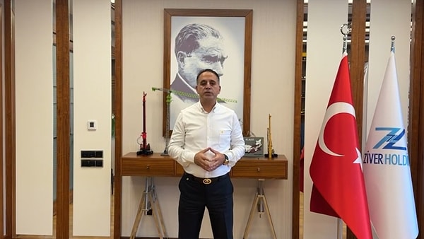 Haberlerin ardından Demirci sosyal medyadan Demirdaş'ın fotoğrafını paylaşarak "Bu zat maalesef gazeteci diye geçinen terör sevicilerden biridir" diyerek hedef gösterdi.