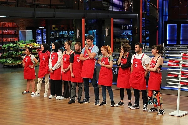 2. MasterChef Türkiye'de ikinci hafta geride kaldı. Kıyasıya geçen mücadelenin ardından MasterChef'te kim elendi?