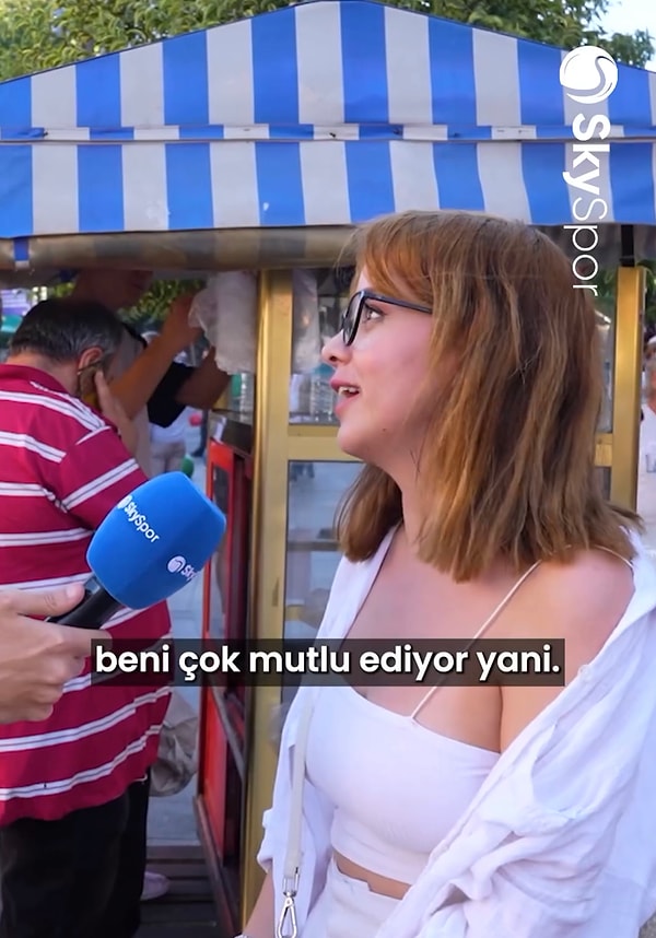 “Bir takımın birçok erkeği bu kadar aynı anda üzmesi beni çok mutlu ediyor.” sözlerini dile getirdi.