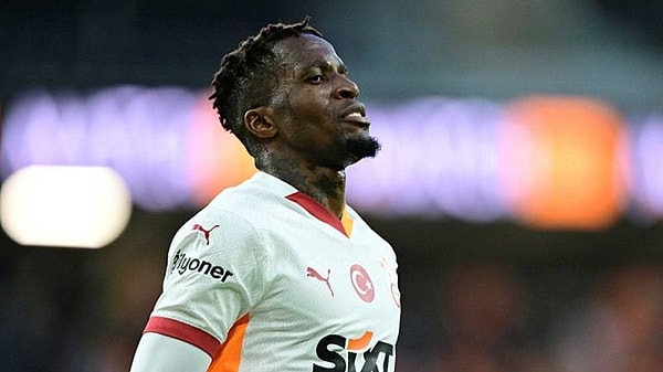 Son günlerde Galatasaray'dan ayrılacağı konuşulan Zaha, 'meşale' anısıyla Galatasaraylı taraftarlara sitem etti.