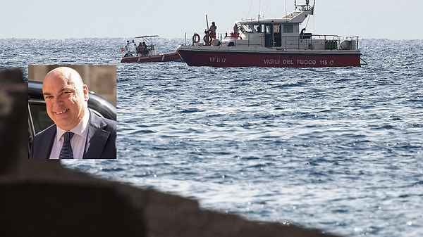 56 metrelik yelkenli gezi teknesi, yağış ve fırtanalı havanın etkisiyle battı.