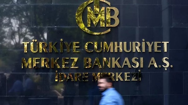 TCMB, bugün alınan kararla birlikte üst üste beşinci kez faizi sabit tutmuş oldu. Faiz kararı açıklanmadan önce yapılan anketler ve ekonomistlerin açıklamaları da Merkez Bankası'nın faiz kararını sabit tutmasını bekliyordu.