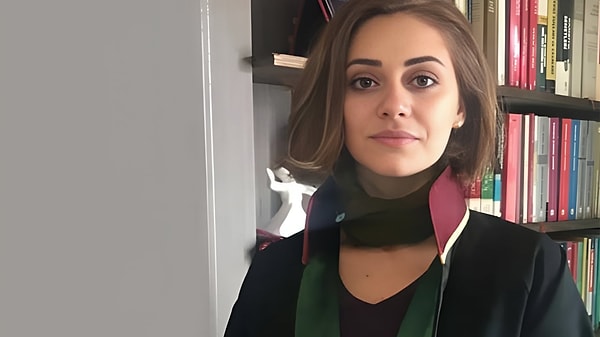 Ekolhaber.com.tr'den Ceyda Bıyıklıoğlu'na özel açıklamalarda bulunan Feyza, "Deniz Hanım bugün bir basın açıklaması yapacak ve merak edilen her şeyi açıklayacak. Biz gerekli suç duyurusunu yaptı. Bugün mahkemeden çıkacak karar bekliyoruz. Hatta savcılık, Nilüfer, kızı ve Deniz Uğur'un oğlu Poyraz ifadeye çağırdı ama ortada yoklar" ifadeleriyle öne çıktı.