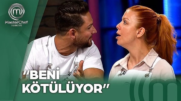 MasterChef'in son bölümüne hem takım kaptanı hem dokunulmazlığın sahibi Onur'un Ümmühan'ı doğrudan eleme adayı yapması damga vurdu. Onur'un bu hareketine kayıtsız kalamayan Ümmühan, sosyal medya hesabından gönderme yapmayı ihmal etmedi.