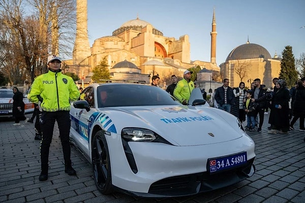 Polat çiftine ait araçların İstanbul Emniyet Müdürlüğü'ne verildiği iddiası olsa da Emniyet'teki araçların suç örgütlerine yönelik operasyonlarda ele geçirilen başka araçlar olduğu ve Polat çiftinin araçlarının burada olmadığı belirtiliyor.