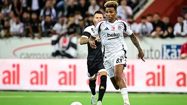 Beşiktaş Lugano karşısında sahaya şu 11'le çıktı: Mert, Svensson, Paulista, Emirhan, Masuaku, Al-Musrati, Ndour, Gedson Fernandes, Rashica, Rafa Silva, Ciro Immobile.