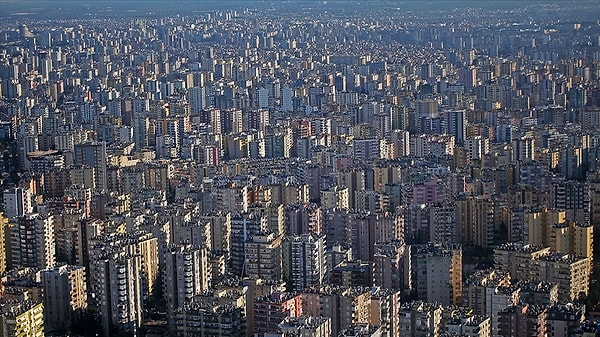 Ancak İstanbul’da zaman zaman haberlere konu olan ve aylık kirası milyonları bulan lüks evlere talebin de çok olduğu ortaya çıktı.