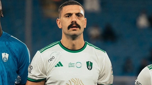 Fabrizio Romano'nun dün duyurduğu transfer haberi ise bu söylentilere son verdi. İtalyan gazeteci Merih'in Al Ahli'de kariyerine devam etmek istediği ve Suudi Pro Lig'de bir sezon daha forma giyeceğini duyurdu.