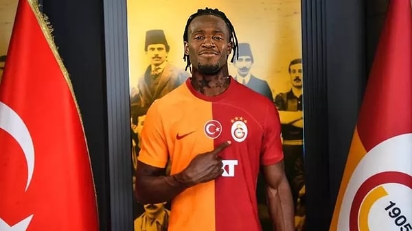 Galatasaray'a transfer olan Batshuayi alışkanlıklarını değiştirmedi burada da sonradan girdiği maçlarda attığı gollerle takımını ipten aldı.