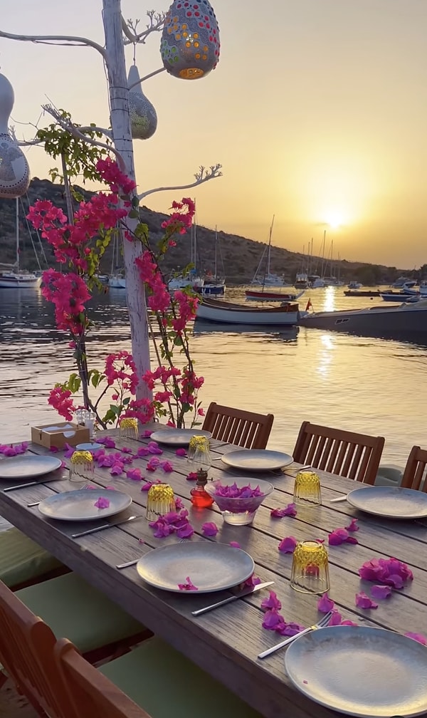 Sosyal medyada dolaşan en son adisyonlardan biri de Bodrum Gümüşlük'ün en ünlü balık restoranlarından biri olan Melengeç'e ait.