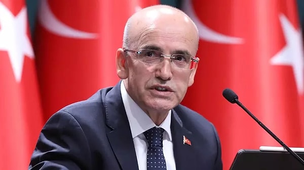 Cemal Enginyurt açıklamasında şu ifadeleri kullandı: “Bugün Borsa İstanbul, sebebsiz düşmedi. Belli ki, 5 li çete kavgası var. MEHMET ŞİMŞEK İSTİFA ETTİ.  Pazartesi Ülke yangın yeri.”