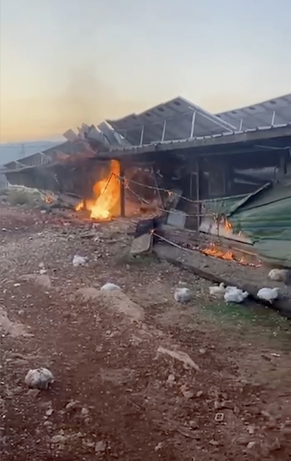 Hizbullah’tan yapılan yazılı açıklamada, “Allah’ın yardımıyla, ilk aşama başarıyla tamamlandı.” ifadelerine yer verildi.