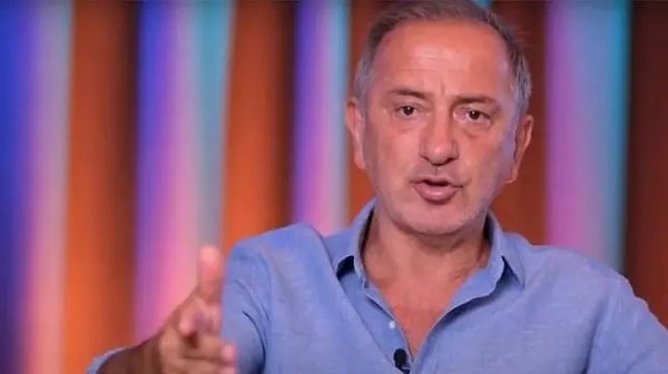 Fatih Altaylı, "Suvla'nın kendi restoranında da Suvla'nın üst segment beyaz şarabı 3900 TL'ye satılıyormuş. Onun bir altı fiyat ise 2275 TL'ymiş." dedi.