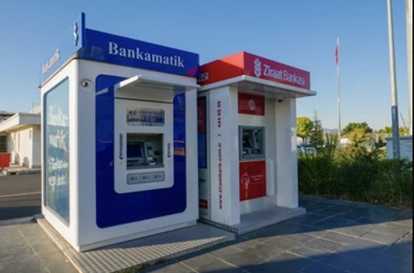 Mesajlardan ilki kardeş banka olan Ziraat Bankası'ndan gedli.