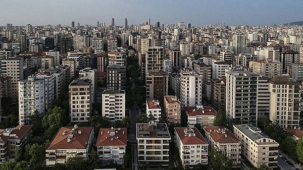 Böyle bir durumu suistimal edenlerin sayısı da artıyor. Tahliye taahhütnamesi uygulamasını suistimal eden bazı mülk sahipleri, kiracıların imzalarını taklit ederek tahliye işlemlerine başvurmaya başladı.