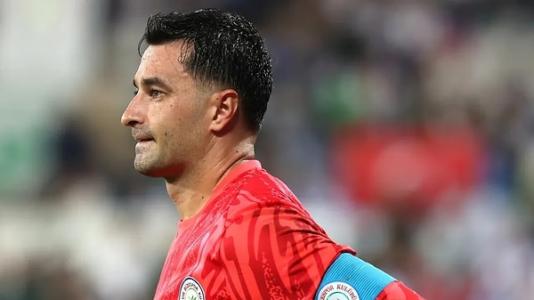 Gökhan Akkan yediği beş gole rağmen yaptığı dört kurtarışla Adana Demirspor kalecisi Deniz Dönmezer ile birlikte haftanın en çok kurtarış yapan kalecisi oldu.