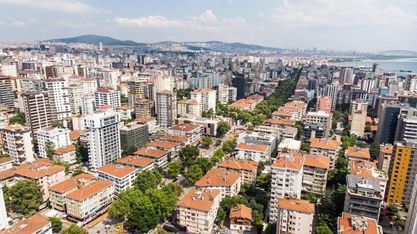 “Hükümet yüzde 25'lik artışlara son verdiğinde artık sizin kiranızı yüzde 300 ya da 400 artırmanız gerekiyordu ki, 2 senelik kaybınızı telafi edebilesiniz ama bu da mümkün olmuyor.”