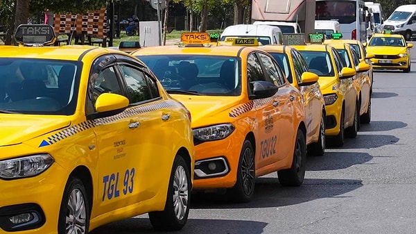 Ulaştırma Bakanı Uraloğlu, İstanbul'daki taksi sorununun çözümü için 'Uygulama Tabanlı Taksi Taşımacılığı' sisteminin onaylanacağını açıkladı.