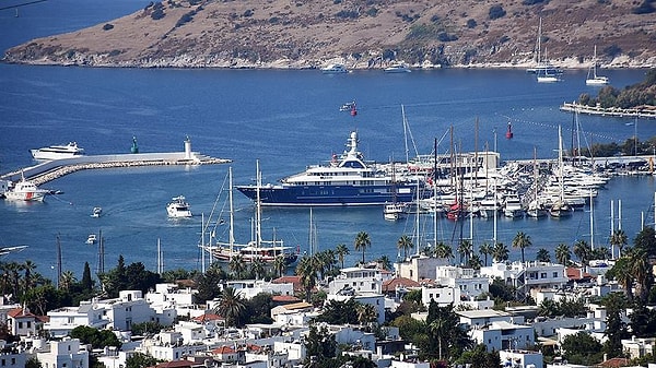 Muğla’nın Bodrum ilçesi, her yıl olduğu gibi bu yıl da pahalılık sebebiyle sık sık haberlere konu oluyor.