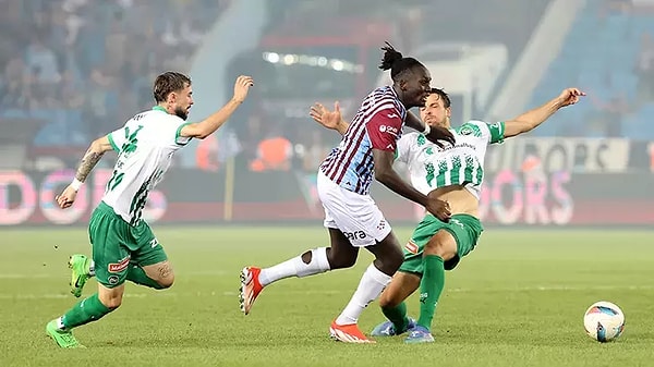 UEFA Konferans Ligi'ndeki temsilcimiz Trabzonspor, İsviçre'de oynanan maçta St. Gallen ile 0-0 berabere kalmıştı.