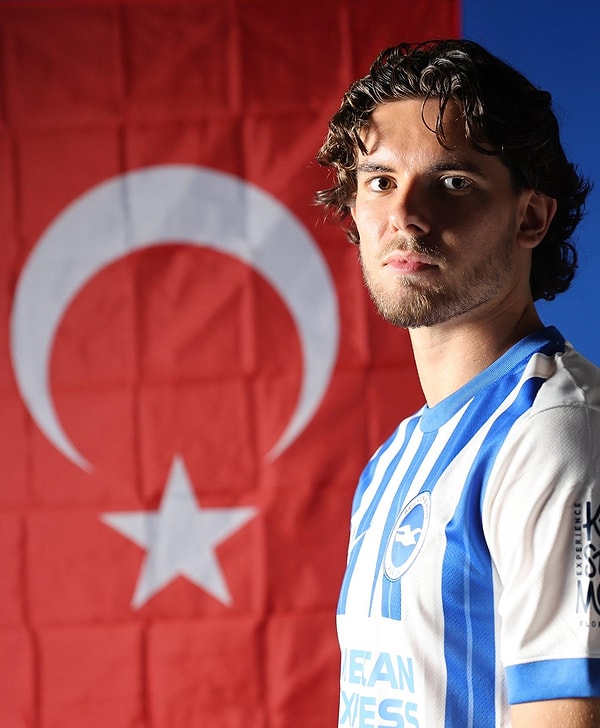 Fenerbahçe ve milli takımın sol beki Ferdi Kadıoğlu geçtiğimiz günlerde İngiltere'nin Brighton kulübüne transfer olmuştu.