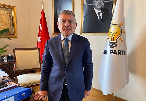 AK Partili Güler, Türkiye'de 2 çalışana karşılık 1 emekli bulunduğunu vurgulayarak, daha dengeli ve sürdürülebilir bir emeklilik sisteminin inşa edilmesi gerektiğinin altını çizdi.