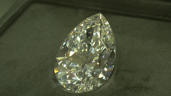 The world's largest diamond was the 3,106-carat Cullinan diamond, found in South Africa.