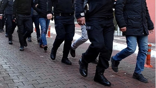 Sakarya Cumhuriyet Başsavcılığı’nın başlattığı soruşturmada polis ekipleri, görüntüleri inceleyerek 8 kişiyi gözaltına aldı.