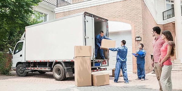 Son zamanlarda, artan ev sahibi-kiracı anlaşmazlıkları ve kentsel dönüşüm projeleri nedeniyle pek çok hane yeni bir eve taşınmak zorunda kalıyor. Ancak, taşınmanın getirdiği mali yükler, birçok kişinin bütçesini sarsıyor.