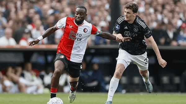 Hollanda Süper Ligi'nde (Eredivisie) Pazar günü oynanması planlanan Feyenoord-Ajax maçı, polis sendikalarının grev kararı alması nedeniyle ertelendi. Maçın yeni tarihi henüz belirlenmedi.