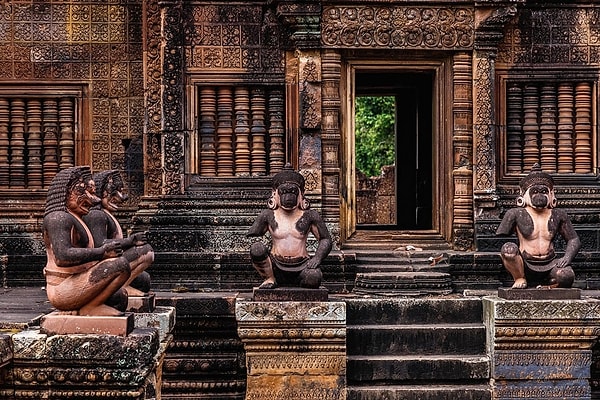 8. Banteay Srei Temple