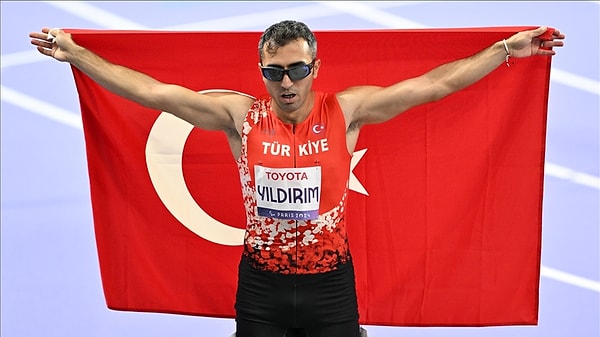 Görme engelli atletimiz Serkan Yıldırım, Türkiye'nin en iyi sonucunu elde ederek ve ülkemize Paris'te 3'üncü altın, toplamda 9'uncu madalyasını kazandırdı.