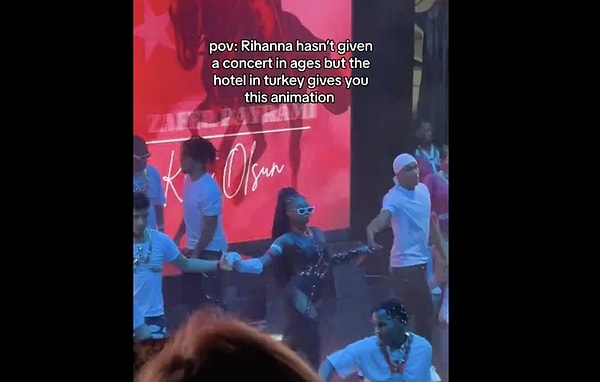 Rihanna konser vermeyince, Türkiye'nin devreye girdiğini belirten turist o gösteriyi sosyal medya hesabından paylaştı.