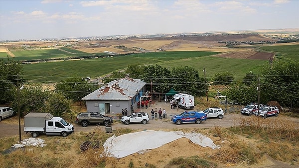 21 Ağustos'ta öğleden sonra Diyarbakır’ın Bağlar ilçesine bağlı kırsal Tavşantepe Mahallesi'nde meydana gelen olayda, Kur’an kursuna giden Narin Güran evine dönmeyince ailesi kendi imkanlarıyla arama yapmaya başladı. Köylülerle yapılan aramalardan sonuç alınamayınca, Narin’in babası Arif Güran, aynı gün saat 20.00 civarında jandarma karakoluna giderek kızının kaybolduğunu bildirdi.