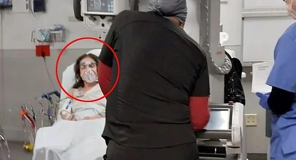 Biricik kızı Anjelik'se KOAH hastası olduğunu söylediği annesi hakkında, "Vücudundaki oksijen seviyesi düşmüştü. Ambulans yetişmeseydi her şey daha da kötü olabilirdi. Kalp damarları açıldı. Annem, burnundan rahat nefes alamıyor, burnunda kemik ve nodüller var" ifadelerini kullanmıştı.