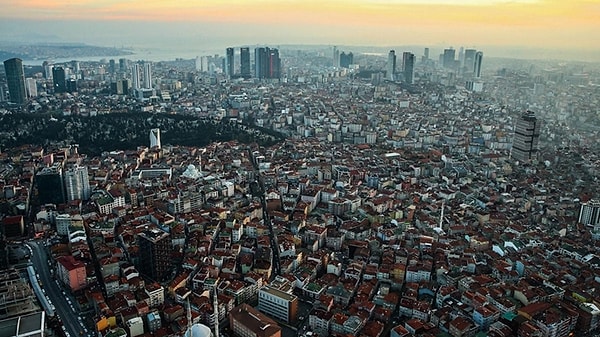 Türkkan'ın aktardığı bilgilere göre, bir binayı yeniden yapmanın metrekare maliyeti 40-45 bin lira iken, güçlendirme bu maliyeti 10 bin liraya kadar düşürebiliyor. Ayrıca güçlendirme işleminin 8 ay sürdüğü ve çevre kirliliği oluşturmadığının altı çiziliyor.