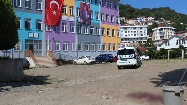 Beden eğitimi öğretmeni Banu K. yönetimindeki 52 BK 790 plakalı otomobil, okul bahçesine girdiği sırada uyum haftası kapsamında okula gelen 1’inci sınıf öğrencisi Miray Arslan'a çarptı.