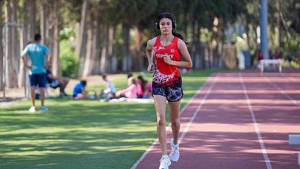 Japonya'daki Dünya Paralimpik Atletizm Şampiyonası'nda Paris 2024 Paralimpik Oyunları'na kota alan, ardından "Avrupa Şampiyonu" ünvanını da kazanan Aysel Önder, hedefinin altın madalya olduğunu açıklamıştı.