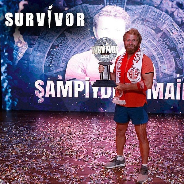 Yıllardır ülkemizin en çok izlenen yarışma programlarından Survivor, yayın hayatına 1. olan kişiye büyük ödül vermesiyle başlamıştı.