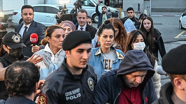 Anadolu Başsavcısı, ardından dosya savcısı değiştirilen davanın altının boşaltıldığını iddia edenler davanın gideceği yerlerin bazı kişileri korkuttuğunu bu yüzden böyle bir kararın alındığını iddia etti.