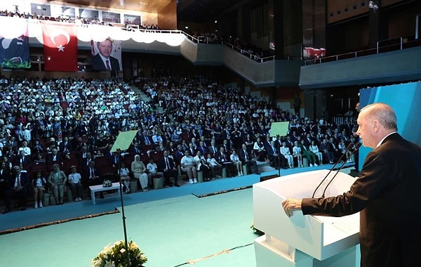 “Özgürlük maskesiyle şiddetin, ahlaksızlığın, ırkçılığın, nefret suçlarının hatta istismarın meşrulaştırılması asla kabul edilemez”