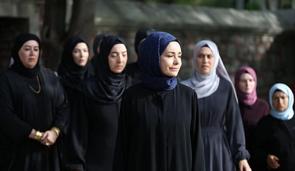 Zaman atlaması yaşanacak olan Kızıl Goncalar'da en çok sezon finalinde öğrendikleriyle adeta çıldıran Cüneyd'in akıbeti merak edilirken Birsen Altuntaş'tan beklenmedik bir haber geldi.