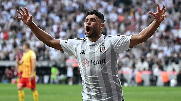 Transfer dönemini iyi geçiren Beşiktaş, aynı başarıyı eldeki isimleri göndermekte gösteremedi. Birçok isme Beşiktaş'ta aldığı maaşa eşit teklif gelse de yollar ayrılamadı.