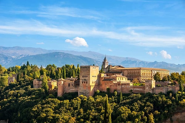 14. The Alhambra hangi ülkededir?